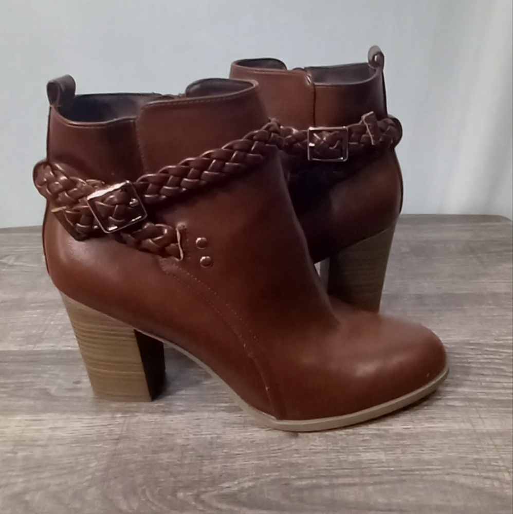American Eagle Brown Leather Braided Ankle Heel Boots Size 10